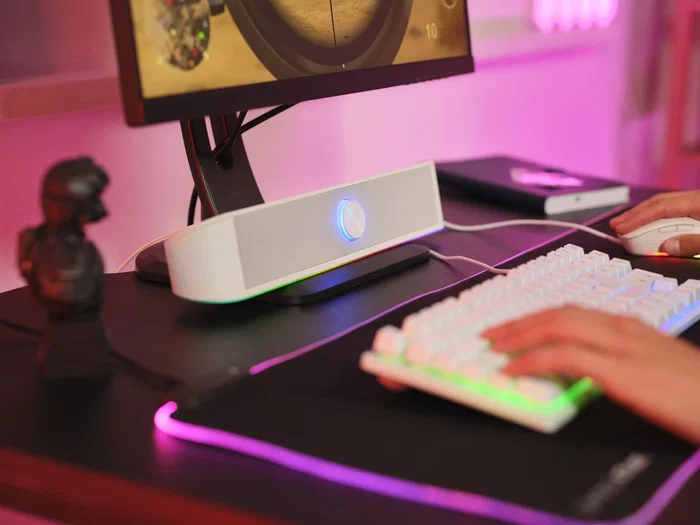 Trust Barra de Sonido GXT 619W Thorne Blanco con Iluminación RGB, 2.0 Canales, 6 W, Conexión USB/AUX para PC y Escritorio