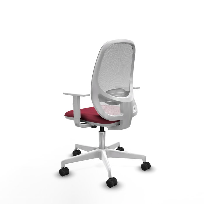 Silla de oficina Cilanco con mecanismo Sincro tapizada con Tela color Granate y malla color Blanco. Equipada con lumbar 1D, Reposabrazos blancos y Ruedas 65mm nailon
