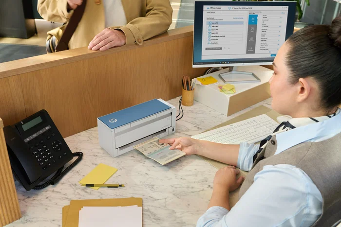 HP ScanJet Pro 4200 s1 - Escáner profesional con Alimentador Automático (ADF) 50 páginas, Duplex, OCR para Pasaportes, 600 DPI, Hasta 40 ppm, Blanco y Azul