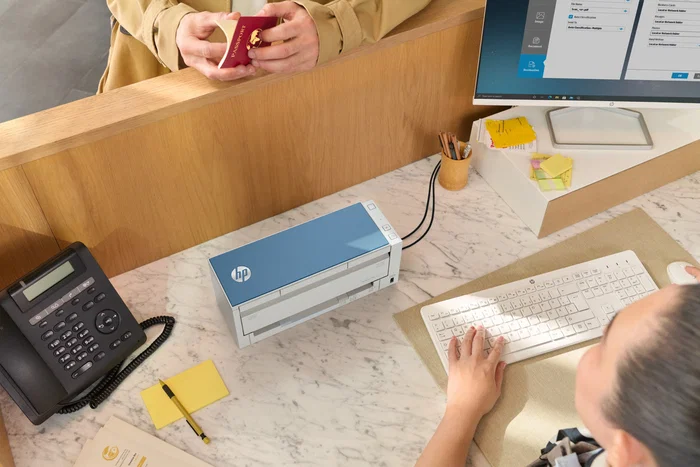 HP ScanJet Pro 4200 s1 - Escáner profesional con Alimentador Automático (ADF) 50 páginas, Duplex, OCR para Pasaportes, 600 DPI, Hasta 40 ppm, Blanco y Azul