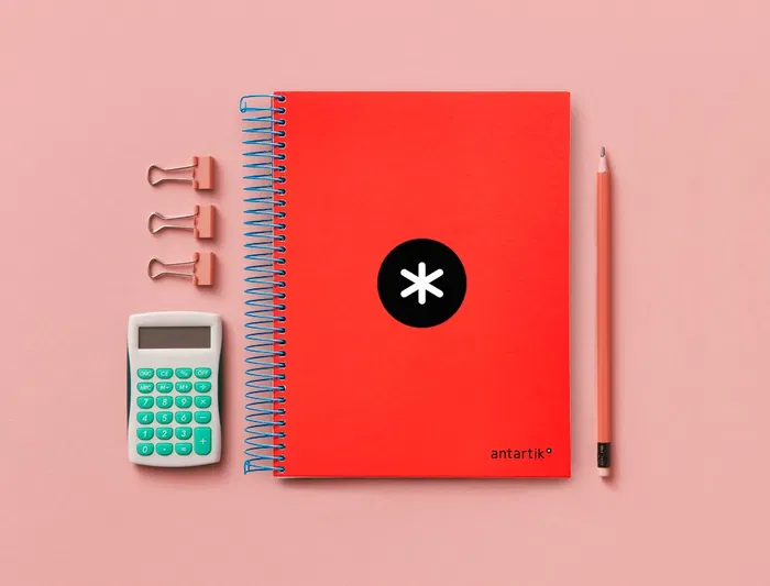 Antartik Cuaderno espiral micro A5 120 hojas cuadro 5mm 90gr tapa forrada 5 bandas color rojo