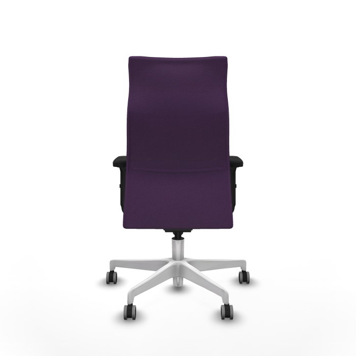 Sillón Albacete con mecanismo Sincro tapizada con Tela color Morado. Equipado con Base poliamida blanca, Brazos 2D y Ruedas 65 mm parqué