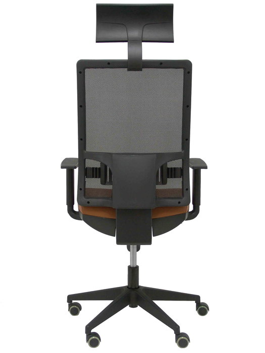 Silla de oficina Horna con mecanismo Sincro tapizada con Piel color Marrón y malla color Negro. Equipada con lumbar 1D, Brazos 1D, Cabecero Fijo y Ruedas de parqué