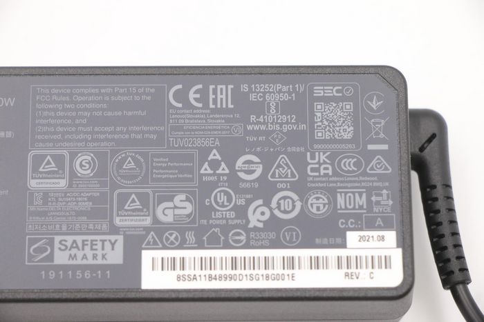 Lenovo Adaptador de Corriente 90W para Portátiles Lenovo, Voltaje 100-240Vac, Conector Slim Tip