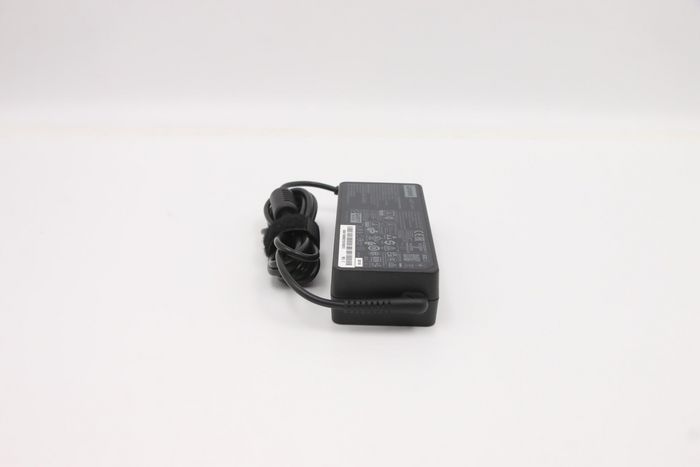 Lenovo Adaptador de Corriente 90W para Portátiles Lenovo, Voltaje 100-240Vac, Conector Slim Tip