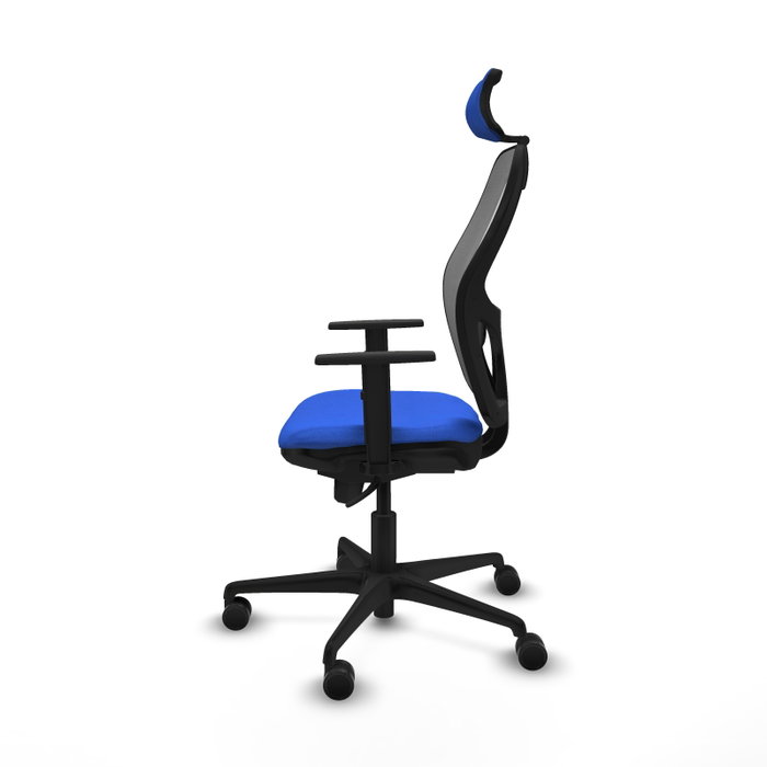 Silla de oficina Jorquera con mecanismo Sincro tapizada con Tela color Azul y malla color Gris. Equipada con lumbar 1D, Brazos 1D, Cabecero 2D y Ruedas 65mm nailon
