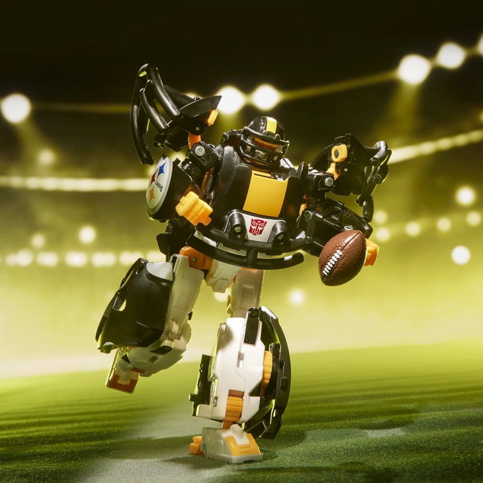 Transformers x NFL Figura Pittsburgh Steelers: Steelsmash 14 cm