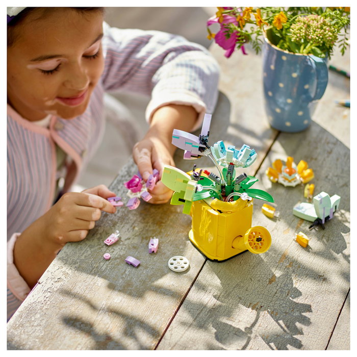 LEGO Creator 3 en 1 Flores en Regadera 31149, 420 piezas