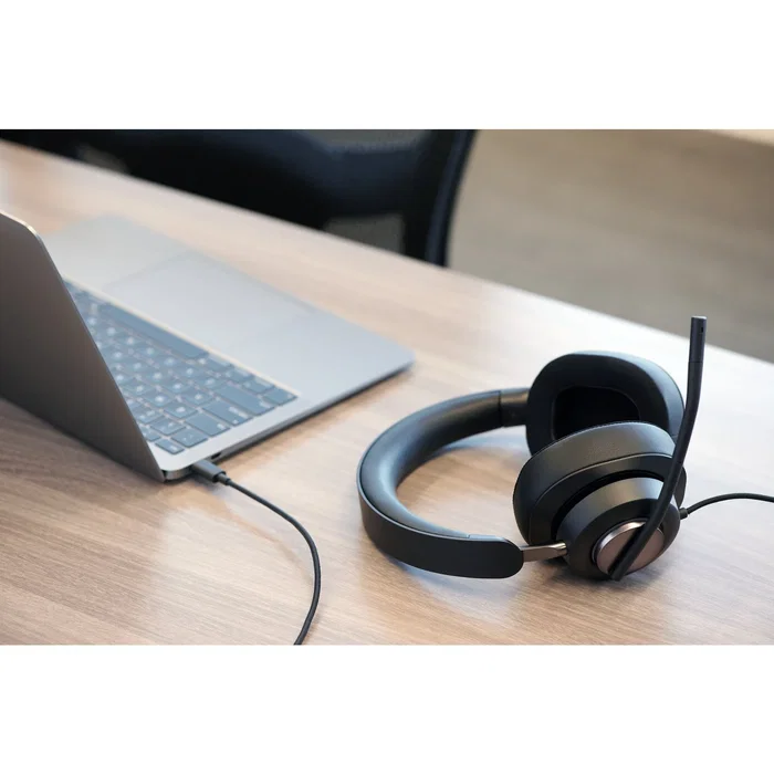 Kensington Auriculares USB-C H2000 para Videoconferencias Oficina, Diadema Negro con Cancelación de Ruido, Micrófono Boom y Controles en Cable