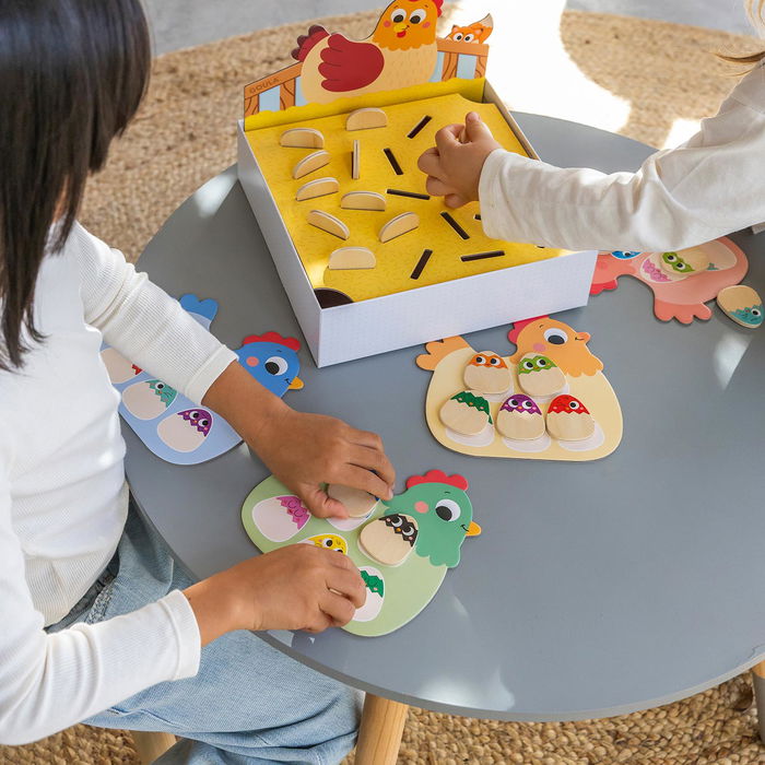 Goula Hidden Chicks 1110100759 - Juego de Mesa y Puzzle Memo para Niños +3 Años - Encuentra los Pollitos - Idioma: Español, Inglés, Francés, Alemán, Portugués