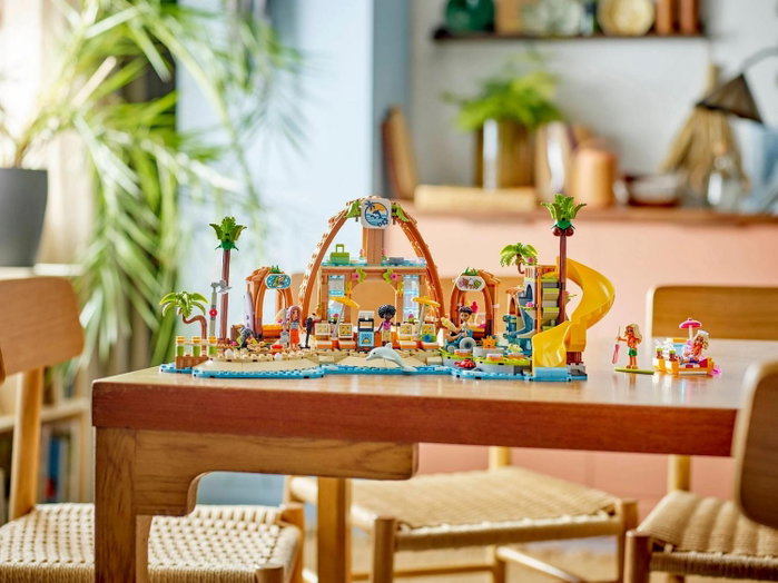 LEGO Friends Hotel de Vacaciones Familiares en la Playa 42673 LEGO Friends Hotel de Vacaciones Familiares en la Playa 42673