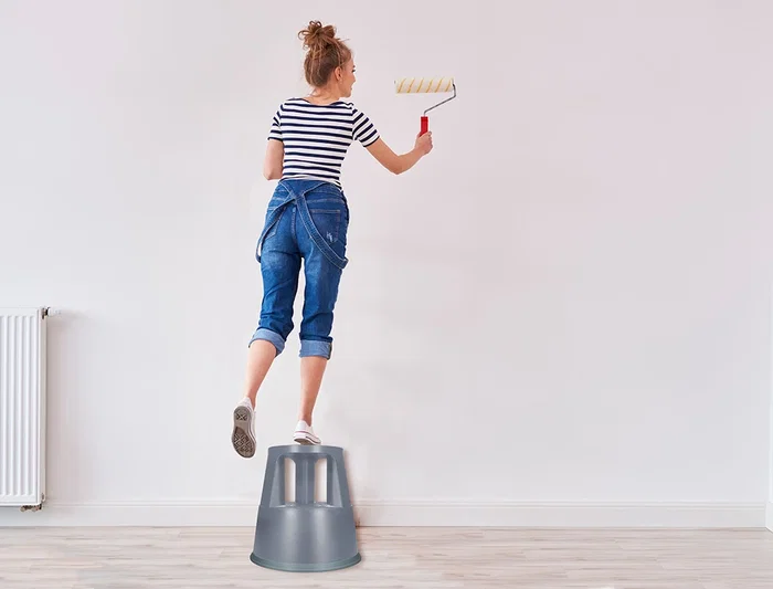 Q-connect Taburete con Ruedas Retráctiles ABS Gris Dos Niveles Soporta 150kg Ø43.5x43cm