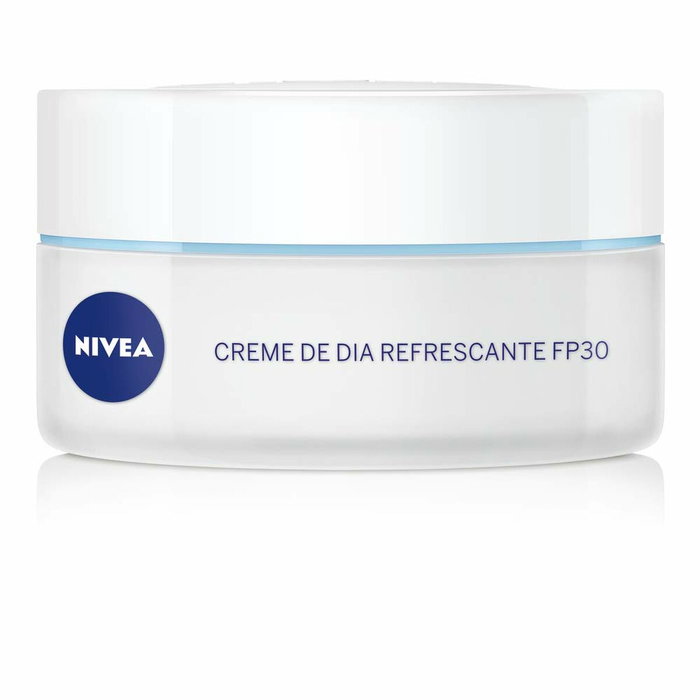 Nivea Crema Hidratante de Día Refrescante con Vitamina E y SPF 30, 50 ml