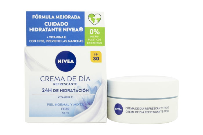 Nivea Crema Hidratante de Día Refrescante con Vitamina E y SPF 30, 50 ml