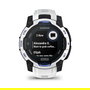 Garmin Instinct 3 Solar Smartwatch GPS 45mm Negro/Blanco con Banda de Silicona Intercambiable 22mm Blanco, MIP, Resistencia al Agua 10 ATM, Duración Batería 28 Días con Solar