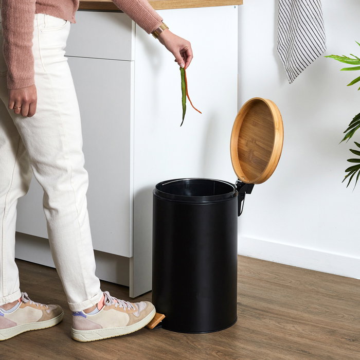 Je cherche une Idee Juego de 2 Cubos de Basura o Papelera con Pedal y Cubo Extraíble, 12 L y 3 L, Metal y Bambú, Negro