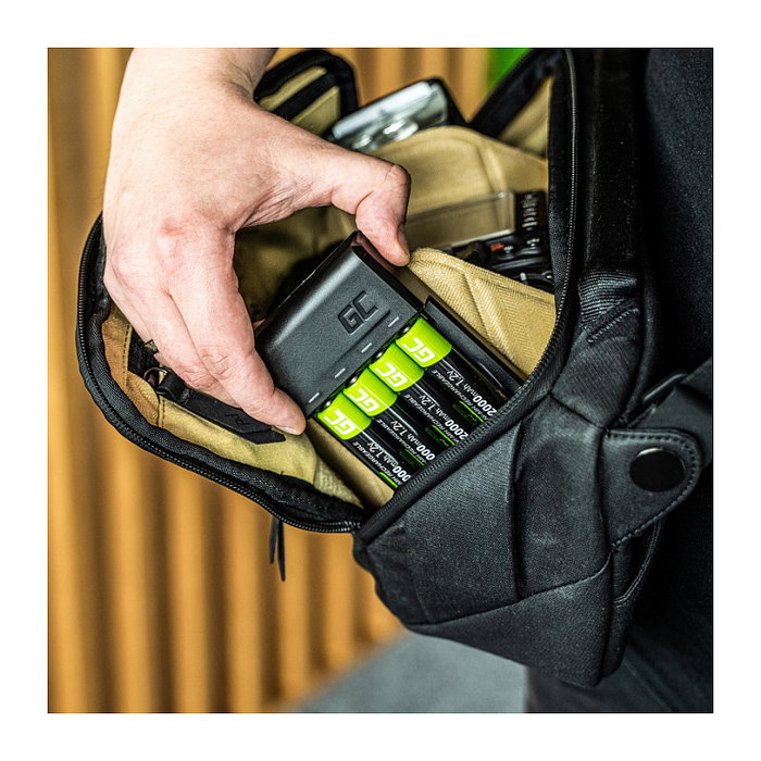Green Cell GRSETGC02 VitalCharger con 4 Baterías Recargables AAA 800mAh