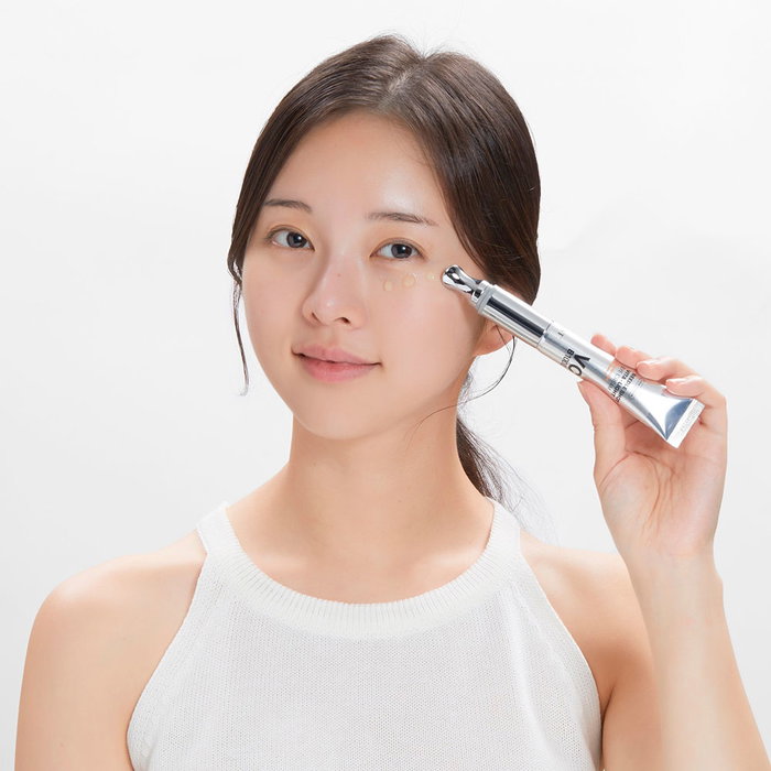 VT Cosmetics Crema Contorno de Ojos Vita-Light con Cica Reedle - Reduce Ojeras y Arrugas, 15 ml