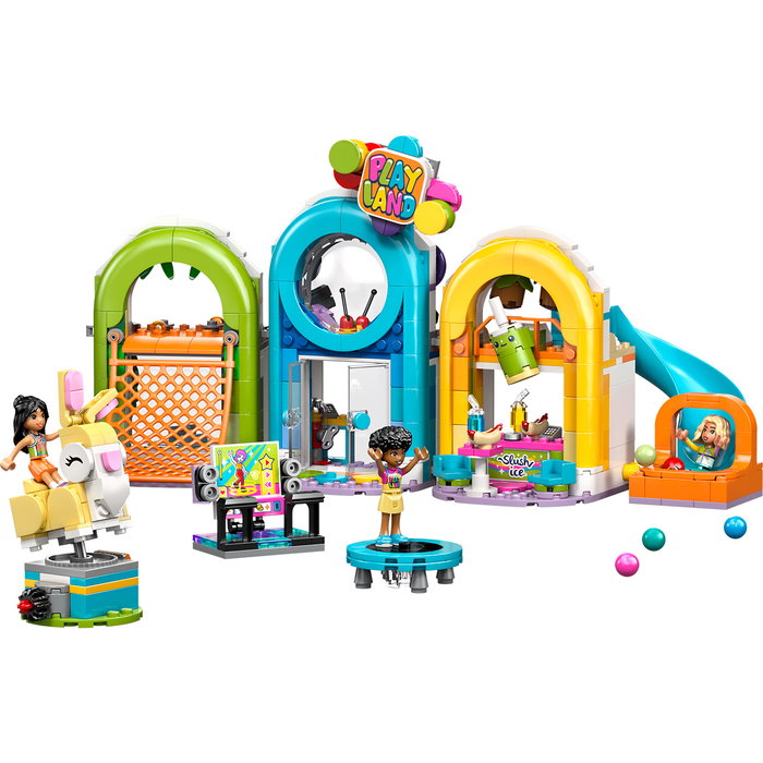 LEGO Friends 42686 Parque de Juegos Cubierto Set de Construcción con 668 Piezas y Minipersonajes para Niños a Partir de 7 Años