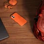 Beats Funda Rugged con MagSafe y Control de Cámara para iPhone 17 - MGK14LL/A - Sierra Orange - Naranja - 16 cm (6.3") - Protección Resistente