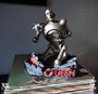 Queen Estatua 3D Vinyl Queen Robot (News of the World) 20 x 21 x 24 cm