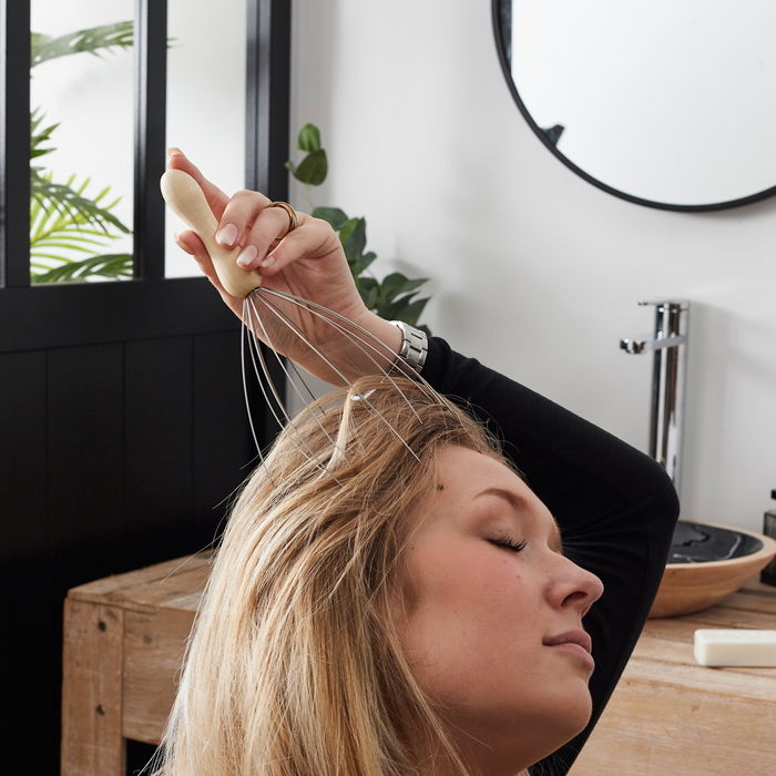 Cosmetic Club Masajeador De Cabeza De Madera Metal Cosmetic Club Masajeador De Cabeza De Madera Metal