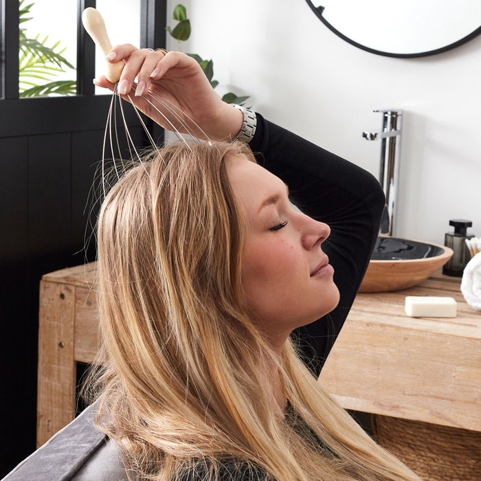 Cosmetic Club Masajeador De Cabeza De Madera Metal Cosmetic Club Masajeador De Cabeza De Madera Metal