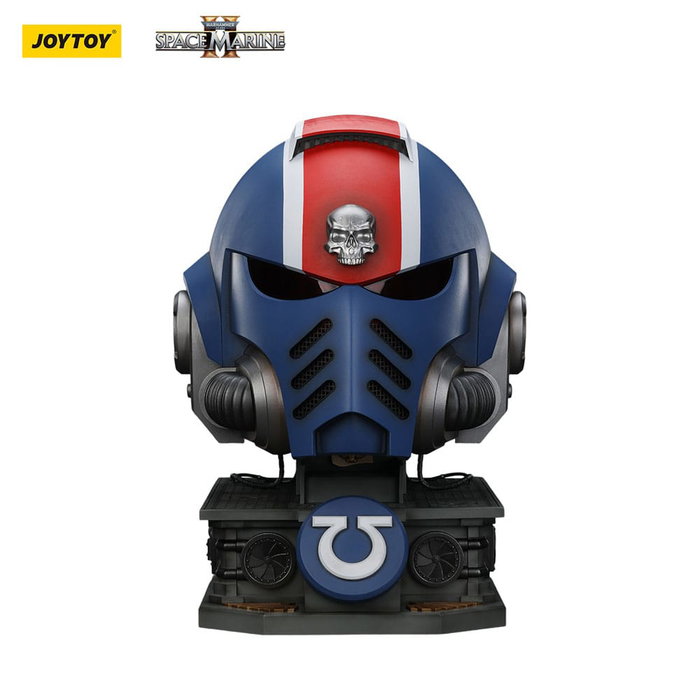 Joy Toy (CN) Warhammer 40,000: Space Marine 2 Réplica Ultramarines Lieutenant Titus casco con expositor Joy Toy (CN) Warhammer 40,000: Space Marine 2 Réplica Ultramarines Lieutenant Titus casco con expositor
