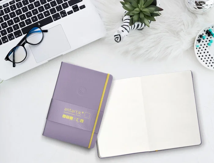 Antartik Cuaderno A5 Tapa Dura Hojas Lisas Morado y Amarillo 100 Hojas 80 gr FSC