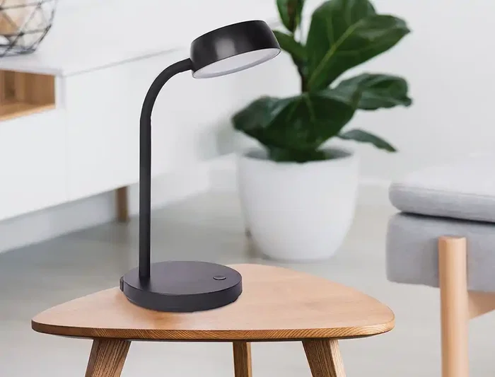 Maul Lámpara de escritorio LED 5W 585lm Luz Cálida Brazo y Cabezal Giratorios Negra