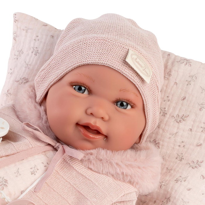 Muñecas Antonio Juan Muñeca Recién Nacida Pipa Invierno 33392, 42 cm, Relleno de Bolitas, Viste de Rosa con Pelele y Gorro, Idiomas: Español, English, Francés, Alemán, Portugués