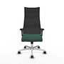 Sillón Albacete con mecanismo Sincro tapizada con Tela color Verde botella y malla color Negro. Equipado con Base aluminio, Brazos 1D y Ruedas 65mm nailon