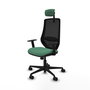 Silla de oficina Mardos con mecanismo Sincro tapizada con Tela color Verde esmeralda y malla color Negro. Equipada con lumbar 1D, Brazos 1D, Cabecero 2D y Ruedas 65mm nailon