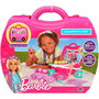 MATTEL Playset Glamping Barbie con más de 20 piezas para juego de rol, funda de viaje incluida, edad +3 años