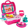 MATTEL Playset Glamping Barbie con más de 20 piezas para juego de rol, funda de viaje incluida, edad +3 años