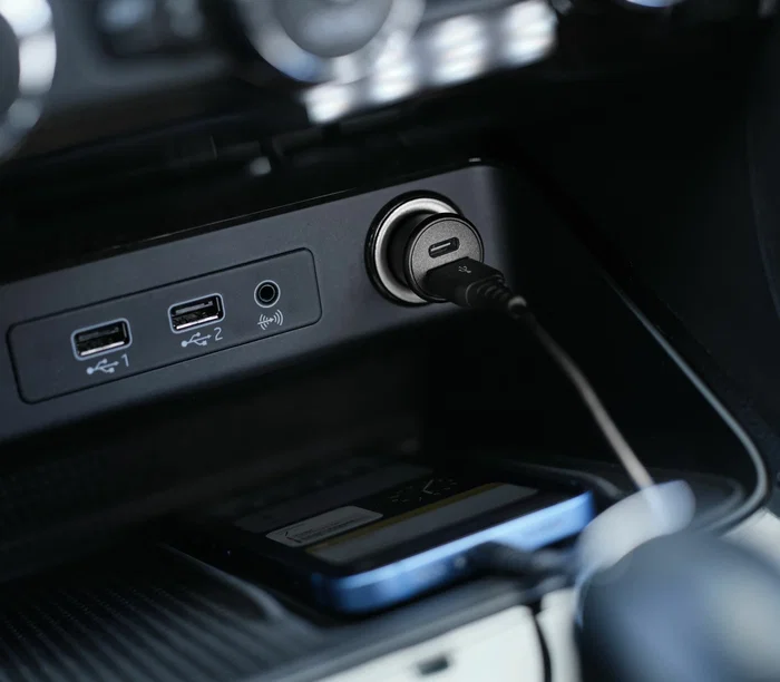 Trust Cargador de Coche Maxo 25197 - 38W PD Carga Rápida, USB-C y USB-A, para Encendedor de Cigarrillos, Negro