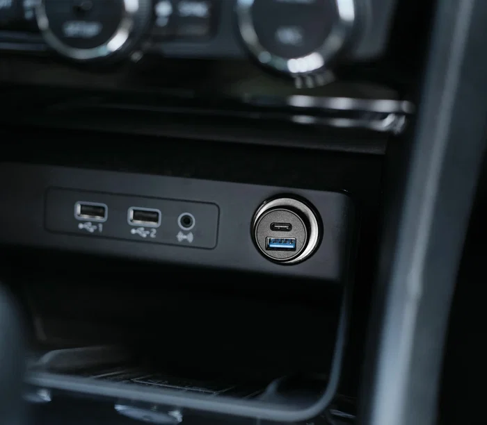 Trust Cargador de Coche Maxo 25197 - 38W PD Carga Rápida, USB-C y USB-A, para Encendedor de Cigarrillos, Negro