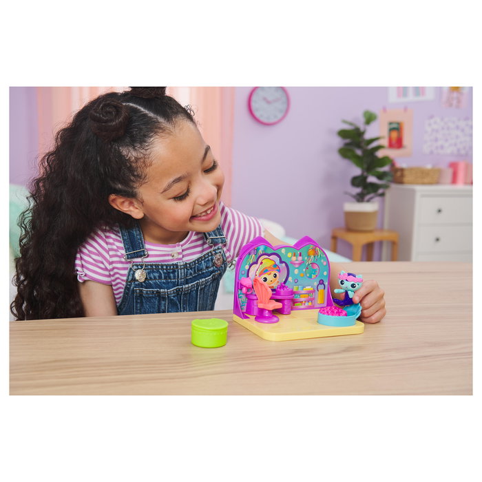 Spin Master Gabby's Dollhouse Deluxe Room Spielset - Wellness Raum mit Meerktzchen, Salón de Belleza y Spa para Niños, Gabby's Dollhouse 6068286