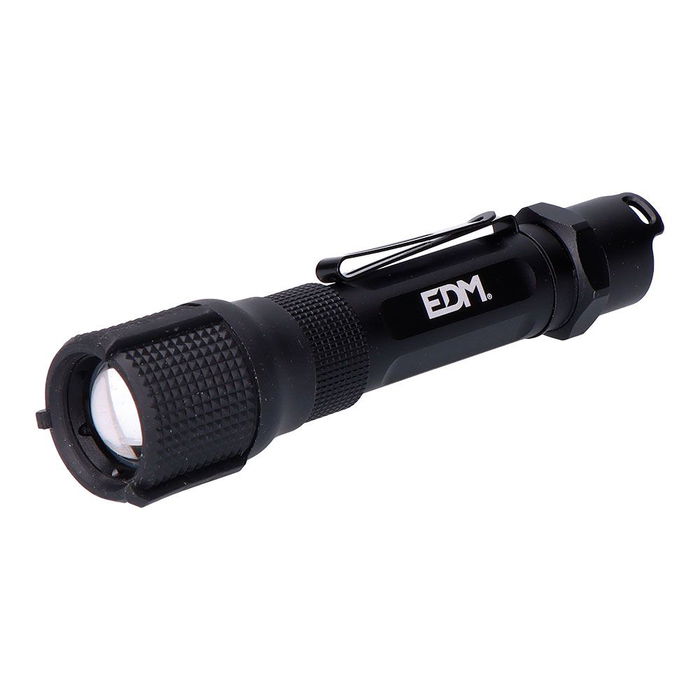 Wolf Linterna Táctica Recargable X1 550 Lúmenes con Zoom, Batería Litio 800mAh, USB-C, IP67 Sumergible, Aluminio (Ø32 x 139mm, Negra)