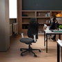 PIQUERAS Y CRESPO Silla de oficina Alares con mecanismo traslack, malla negra y asiento amarillo