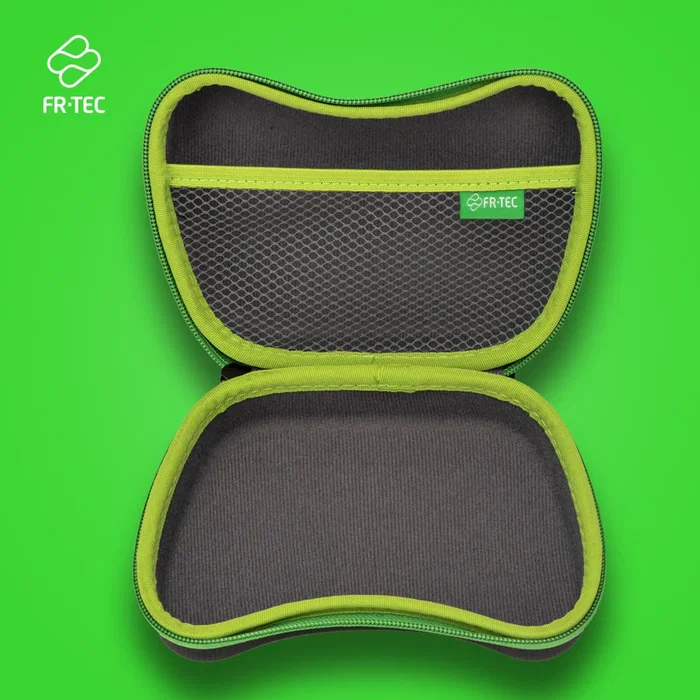 FR-TEC FT3003 Blade Gaming - Estuche de transporte para mandos de PS5, Xbox Series X, PS4, Stadia y más, con memoria adaptativa, ligero y resistente