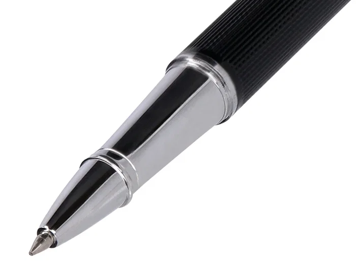Belius Turbo Roller y estuche aluminio textura punteada negro plateado tinta negro caja de diseño