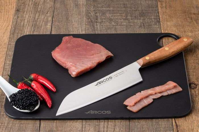 ARCOS Cuchillo Santoku Hoja Inox 190 mm M/MAD.166600-EST.CUCHILLO SANTOKU HOJA INOX 190 MM.</div>