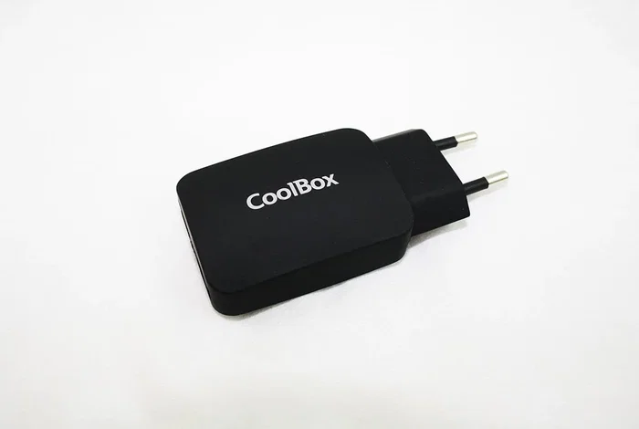Coolbox Cargador USB de Pared 3.1A con 2 Puertos, 15W, Universal, 5V, Negro, Modelo CU231-T
