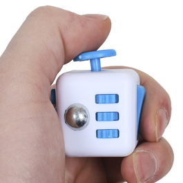 Mister Gadget Dado Antiestrés Multiactividad con Elementos para Girar Pulsar y Mover