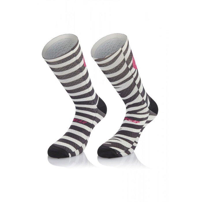 MB Wear Calcetines Fun con Diseños Únicos, Antibacterianos y Ultraligeros 30 gr - Talla S/M MB Wear Calcetines Fun con Diseños Únicos, Antibacterianos y Ultraligeros 30 gr - Talla S/M