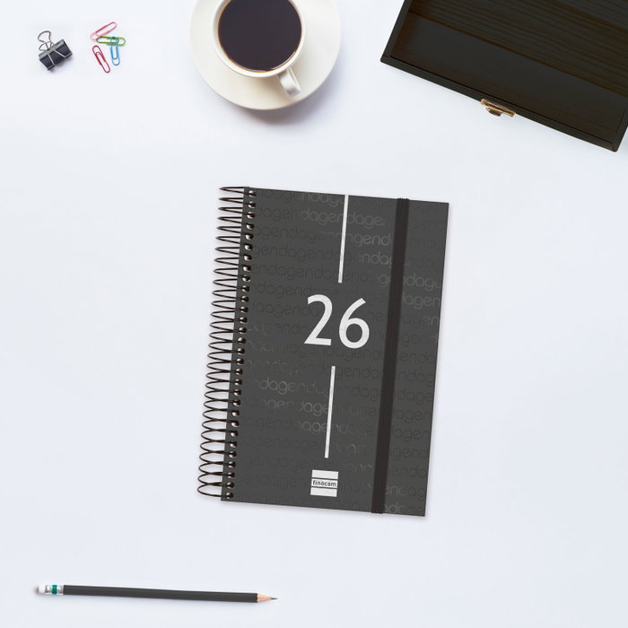 Finocam Agenda Espiral E5 Año 2026, 117x181 mm, 1 Día por Página, Tapa de Polipropileno Negro con Elástico, Información Anual y Contenidos Extra