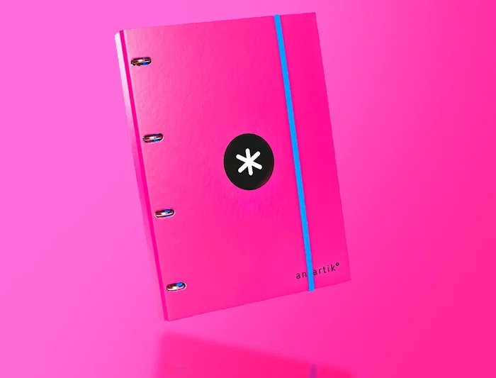 Antartik Carpeta con recambio A4, cuadro 5mm, forrada, 4 anillas 25mm redondas, color rosa, papel 100 g/m²