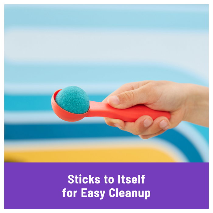 SPIN MASTER Kinetic Sand Mold n' Flow Set - 680g de Arena de Juego Sensorial con Moldes y Herramientas para Niños a Partir de 3 Años