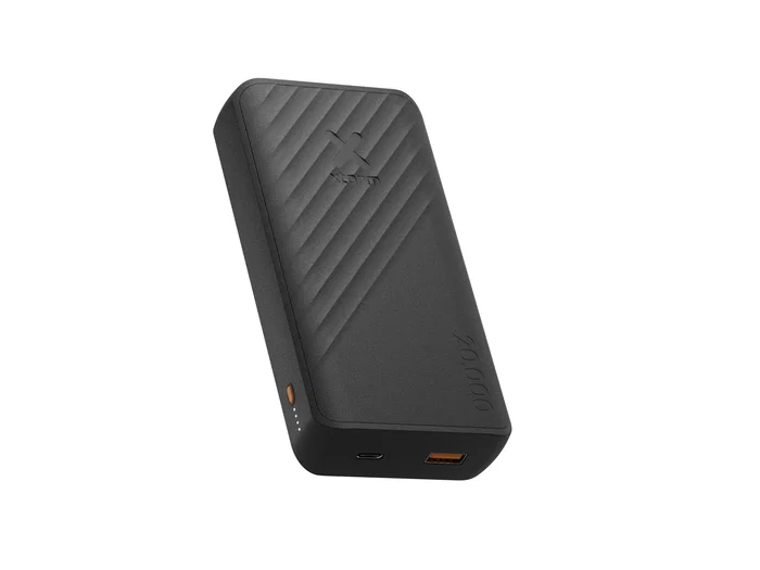 Xtorm Go2 Power Bank 20000mAh 15W Fast Charge USB-C y USB-A Negro Carbón - Batería Portátil Recargable Sostenible